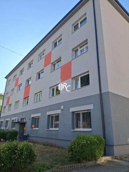 dvojbyt/ 4-5 izbový veľký byt