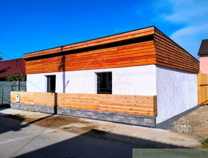 Prírodný zdravý rodinný dom v obci Trenčianska Teplá na predaj-letná z