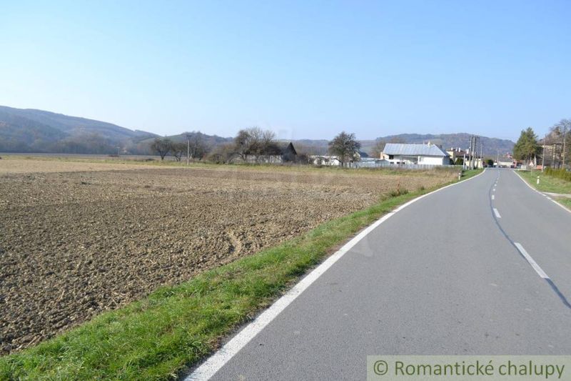 Pozemok s plánovanou výstavbou- Marhaň