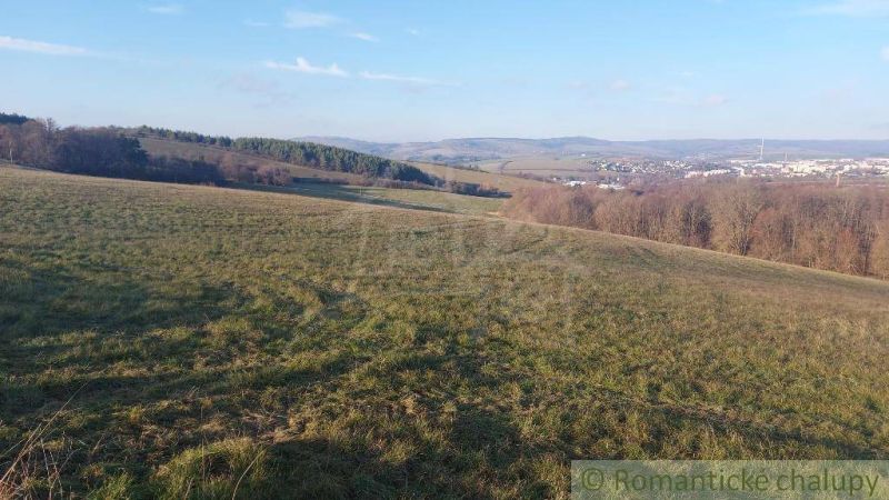Pozemok nad Myjavou, s pekným výhľadom, 40 árov na predaj, len u nás