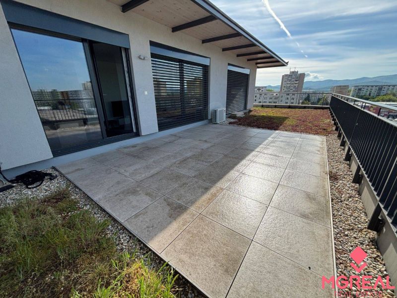 3 izbový byt s 100 m2 terasou Topoľčany