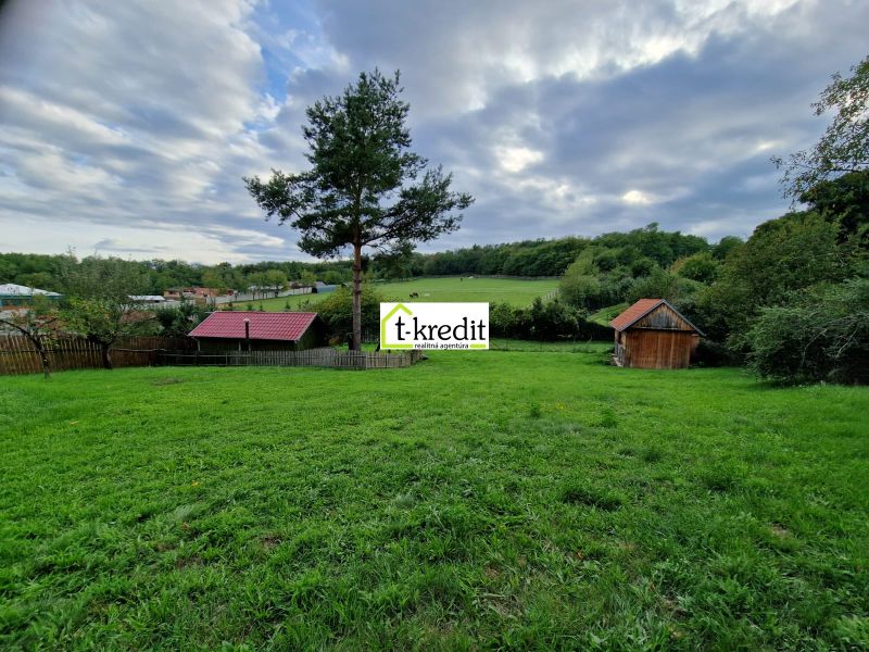 PREDAJ - STAVEBNÝ POZEMOK - ZLATÉ MORAVCE