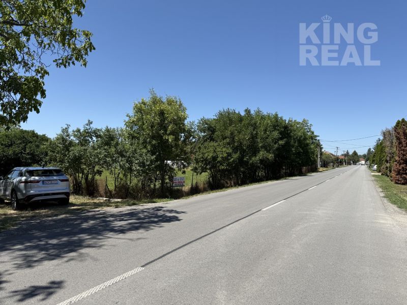Pozemok na predaj – Komoča | 1 294 m² | 63 000 €