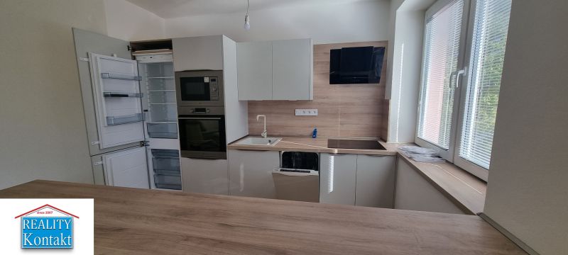 Na prenájom veľmi pekný a priestranný 3 izbový byt v Nových Zámkoch