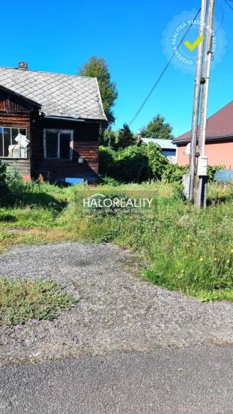 Predaj, rodinný dom Pôtor  - EXKLUZÍVNE HALO REALITY - Rodinný dom v Pôtore so zrubovou fasádou a rozľahlou záhradou obklopený zeleňou.