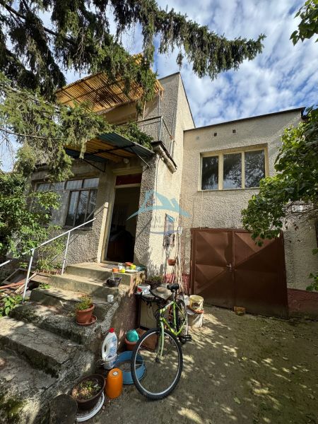 Rodinný dom na predaj – Šahy, výborná lokalita