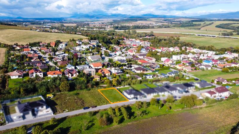 Predaj pekného stavebného pozemku v obľúbenej lokalite Beniakovce - Letecký pohľad na pozemky - bývanie v Beniakovciach obklopené prírodou a dedinskou zástavbou.