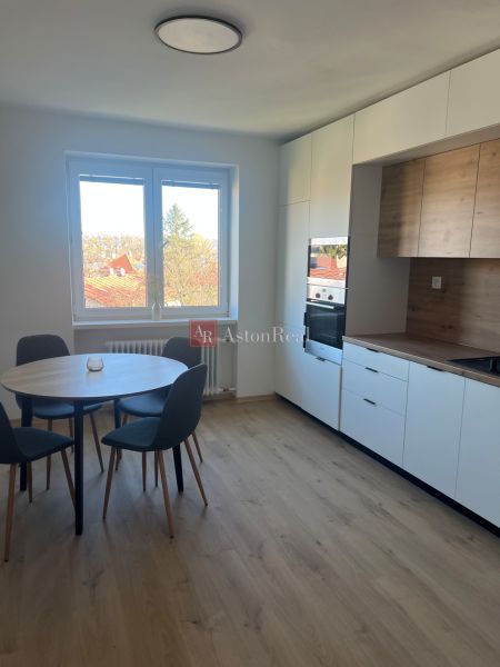 PRENÁJOM 2 + KK byt, 55 m2 na ul. 9. mája, časť Uhlisko - B. Bystrica