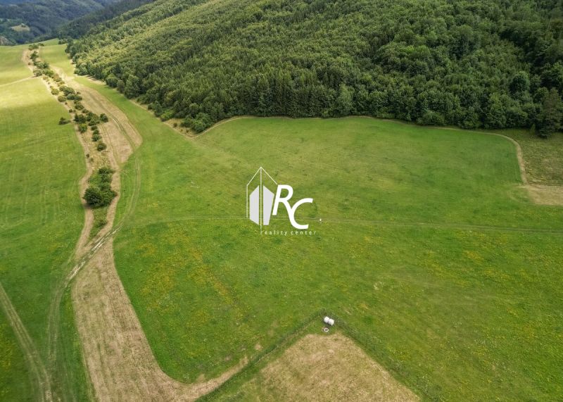 Investičný pozemok v tichej lokalite s výhľadmi 2285 m², T. Štiavnička