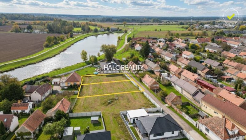 Predaj, pozemok pre rodinný dom 587 m2 Brodské - E...