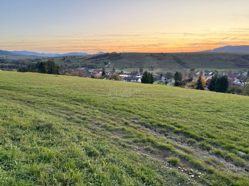 Na predaj stavebný pozemok 707 m2 v Konskej