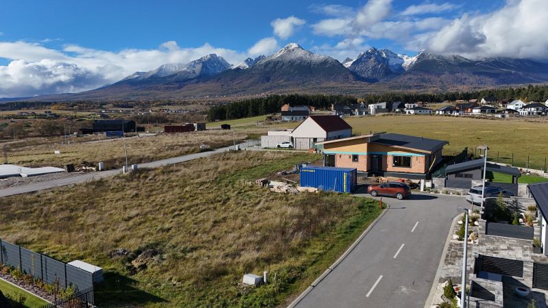 PREDAJ: STAV.POZEMOK S IS; 699 m2; Poprad - Mlynica; 135.000 €
