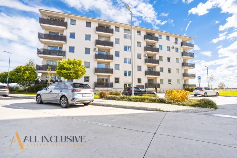 PRENAJATÉ | NA PRENÁJOM 2x 2-IZBOVÉ BYTY S TERASOU,DUNAJSKÁ STREDA - Bytový dom na Panónskom háji v Dunajskej Strede s parkoviskom a zeleňou.