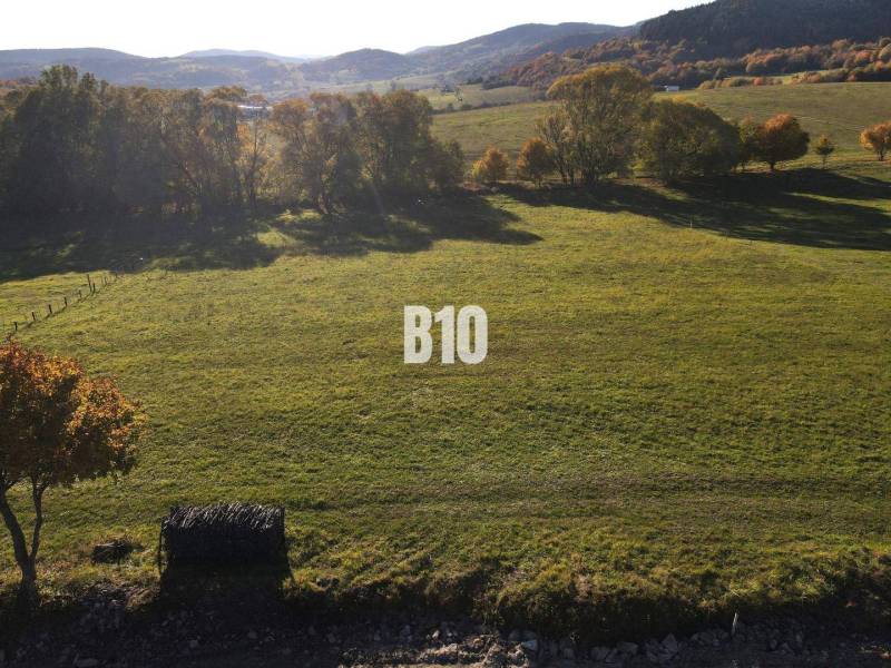 VOĽNÉ  2 zo 4 - Slnečné pozemky Petrovice-Setechov - Pozemok v Petroviciach obklopený sviežou prírodou ideálny na bývanie.