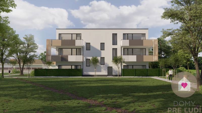 3i. BYT S VLASTNÝM TEP. ČERPADLOM + KLIMATIZÁCIA A EXTERIÉROVÉ ŽALÚZIE - Bytový dom na Dúhovej ulici v Slovenskom Grobe obklopený zeleňou a stromami.