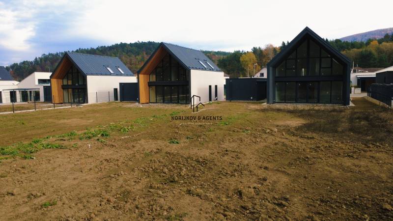 PREDAJ, novostavba 5izbového rodinného domu, Kamenica Nad Cirochou - Rodinné domy na ulici Pod Drieňovou v Kamenici nad Cirochou, obklopené prírodou a zeleňou.