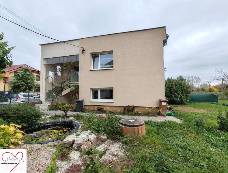 Predaj rodinného domu, Topoľová, Topoľová, Galanta - Rodinný dom na Topoľovej ulici v Seredi s okrasnou záhradkou a jazierkom.