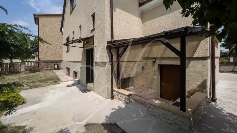 EXKLUZÍVNE Priestranný 6i RD v Ružinove - -kmETMgzz_fss.webp