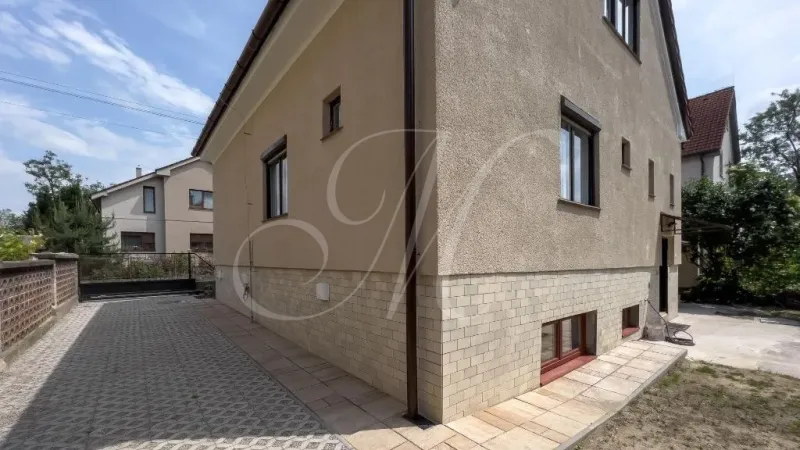 EXKLUZÍVNE Priestranný 6i RD v Ružinove - Zr2iYgKVLq_fss.webp