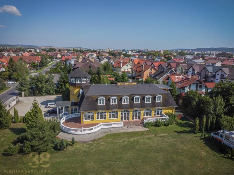 Predaj nehnuteľnosti v mestskej časti Poprad-Veľká - Hotel a reštaurácia v Poprade obklopené zeleňou v rámci Hotely a penzióny.