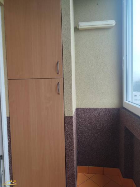 Rezervovany!!! Predaj: 3-izbový byt Čadca - Okružná, - Lodžia v 3-izbovom byte so skrinkou a dlažbou, Čadca, Okružná ulica.