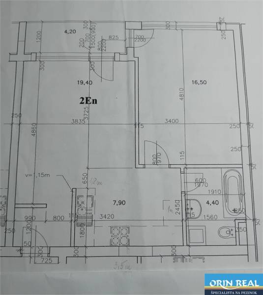 Na predaj 2 izbový byt s parkovacím státím Zemplínska ul. - Pôdorys 2-izbového bytu s rozmiestnením miestností a technického vybavenia.