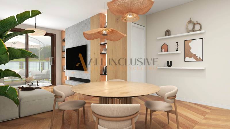 ALL INCLUSIVE I 3 IZBOVÉ BYTY S TERASOU, SO ZÁHRADOU + 2 PARK. MIESTA - Jedálenský stôl s pohodlnými stoličkami v 3-izbovom byte s veľkými oknami a rastlinou.