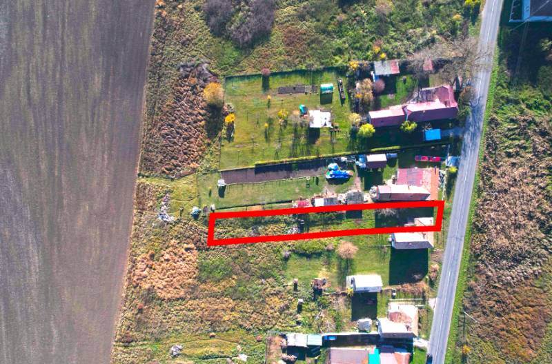 Radnovce – 660 m2 stavebný pozemok 20 minút od Rimavskej Soboty - Pozemok na bývanie v Radnovciach obkolesený prírodou, v blízkosti cesty.