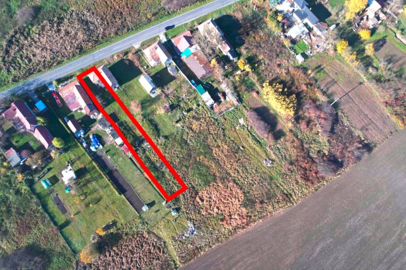 Radnovce – 660 m2 stavebný pozemok 20 minút od Rimavskej Soboty - Letecký pohľad na rezidenčné pozemky v Radnovciach, vyznačené červeným obdĺžnikom.