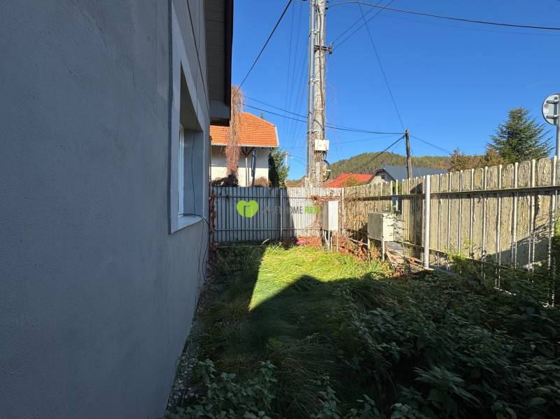 Na predaj 3i rodinný dom – Družstevná pri Hornáde, Košice - okolie - Rodinný dom na Varoveckej ulici v Družstevnej pri Hornáde, záhrada s oplotením.