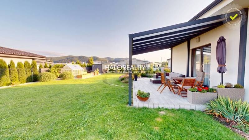 Predaj, rodinný dom Batizovce, + polyfunkčný objekt,... - Rodinný dom v Batizovciach s terasou, záhradou a výhľadom na hory.