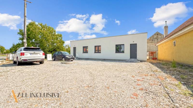 IDEÁLNY 1 IZBOVÝ BYT | VEĽKÉ RIPŇANY | TOPOĽČANY - Novostavba na Hlohovskej ceste v obci Veľké Ripňany s parkoviskom.