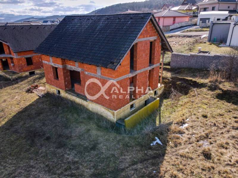 Rodinný dom, obec Spišský Hrhov, okres Levoča - Stavba rodinného domu na Grófskej ulici v Spišskom Hrhove v štádiu hrubej stavby.