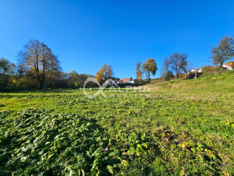 EXKLUZÍVNE stavebné pozemky, Spišské Podhradie - Pozemky na bývanie v Spišskom Podhradí so zeleňou a krásnou okolitou prírodou.