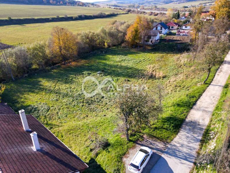 EXKLUZÍVNE stavebné pozemky, Spišské Podhradie - Pozemky - bývanie v Spišskom Podhradí s priestranným zeleným okolím a prístupovou cestou.