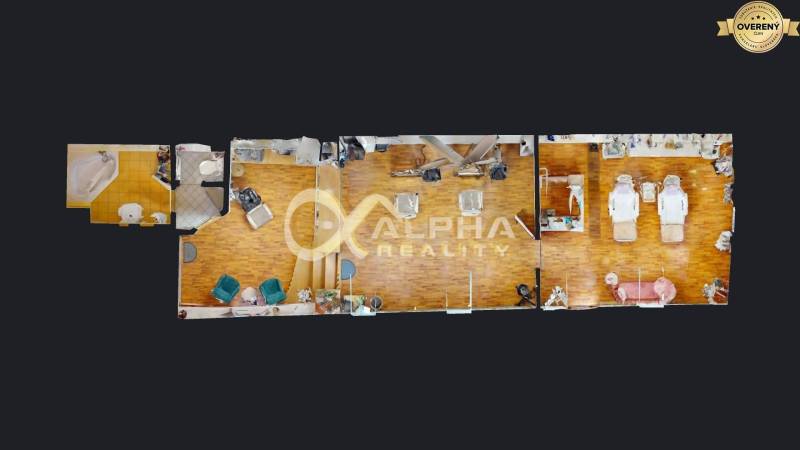 Prenájom priestorov, centrum, Spišská Nová Ves - Pôdorys kancelárií s podlahou s dreveným dekorom, zariadenie pre kozmetické služby.