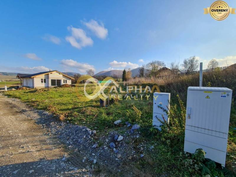 EXKLUZÍVNE Stavebné pozemky, Markušovce, okr. Spišská Nová Ves - Rodinný dom na pozemku v Markušovciach obklopený prírodou, vhodný na bývanie.