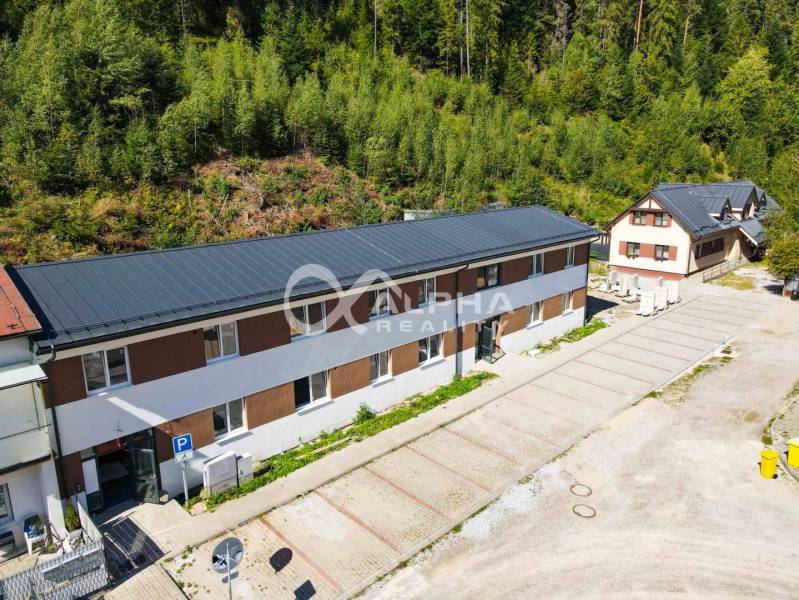 EXKLUZÍVNE novostavby bytov s terasou, parkovaním, Novoveská Huta, okr - Budovy pri lese v Spišskej Novej Vsi, vhodné aj pre 3-izbový byt.