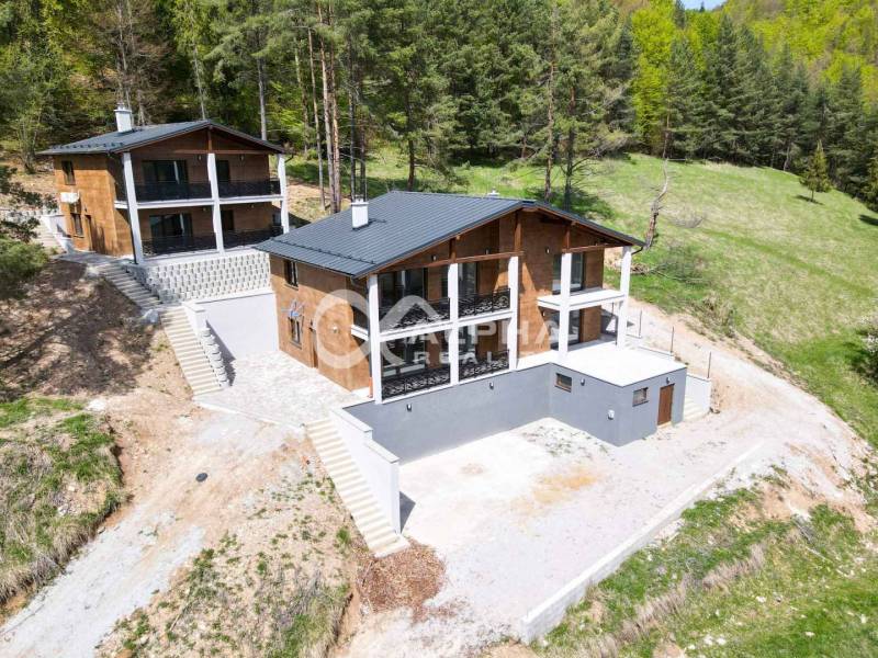 2i alebo 3i byt, Poráč, okres Spišská Nová Ves - Rekreačné apartmány v Poráči uprostred prírody, obklopené lesmi a zelenými lúkami.