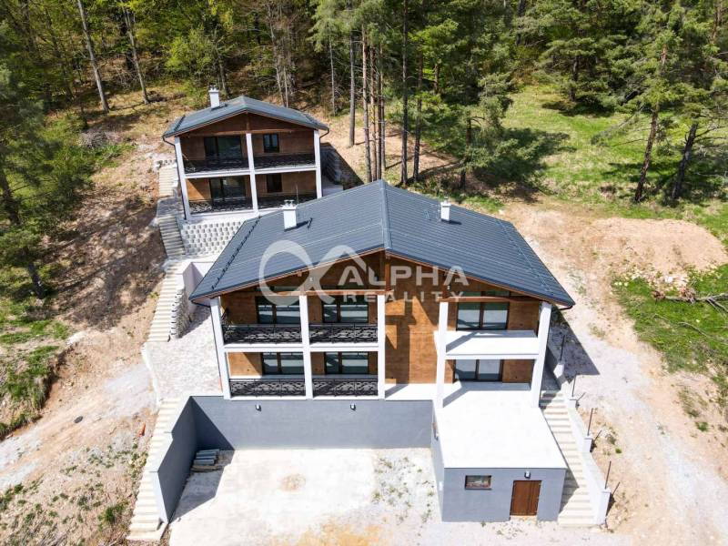 2i alebo 3i byt, Poráč, okres Spišská Nová Ves - Rekreačný apartmán v Poráči obklopený prírodou a lesným prostredím, s modernou architektúrou.