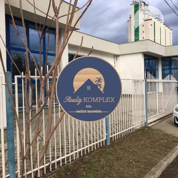 Vám ponúka do PRENÁJMU priestranné a slnečné ob - Budova obchodných priestorov na ulici 1. mája v Hurbanove s logom Reality Komplex.