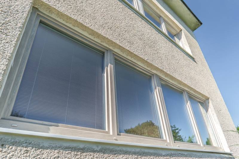 I Na predaj dvojposchodový 5i rodinný dom pri Žiline - Fasáda a okná rodinného domu na M. Chmeliara v Lietavskej Lúčke.