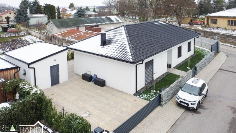 Prenajaté 4-IZBOVÝ BUNGALOV, PAVLICE 140 m² + 20 m² záhr.d
