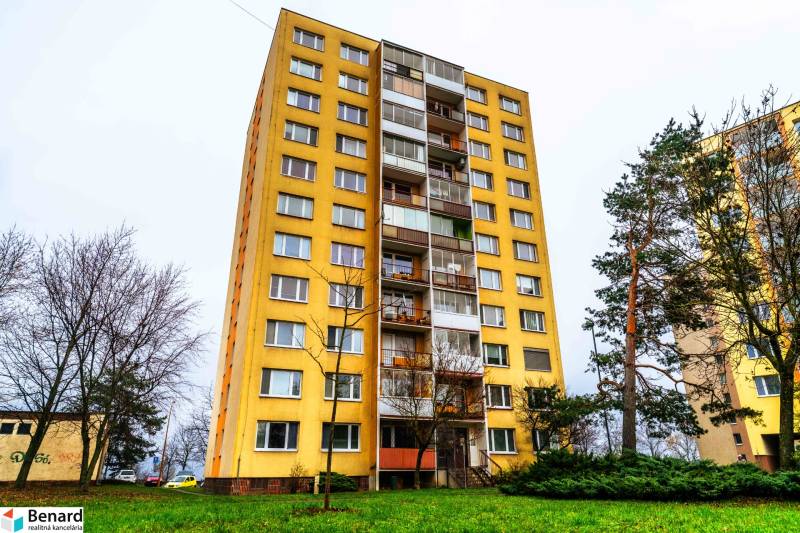 Útulný 2-izbový byt na prenájom - Bytový dom na Užhorodskej ulici v Košiciach, mestská časť Juh, s 2-izbovými bytmi.