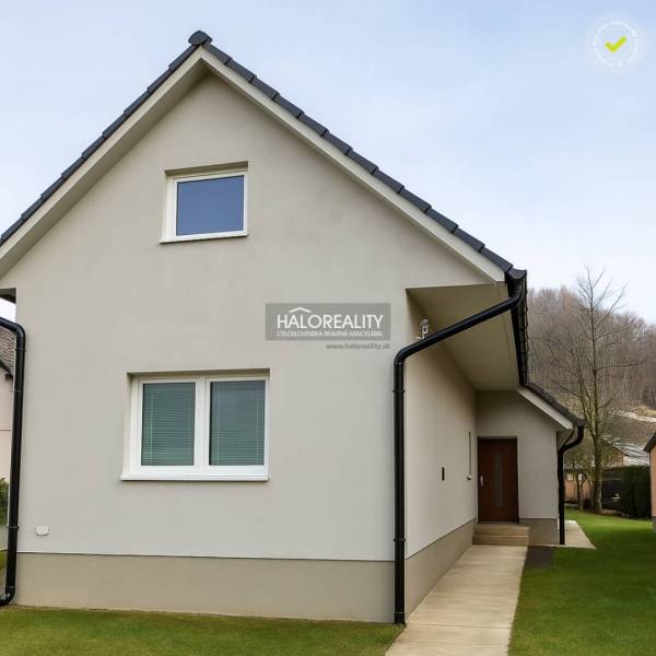 Predaj, rodinný dom Kľačno - ZNÍŽENÁ CENA - EXKLUZÍV... - Rodinný dom v Kľačne s podkrovím a trávnatým okolím.