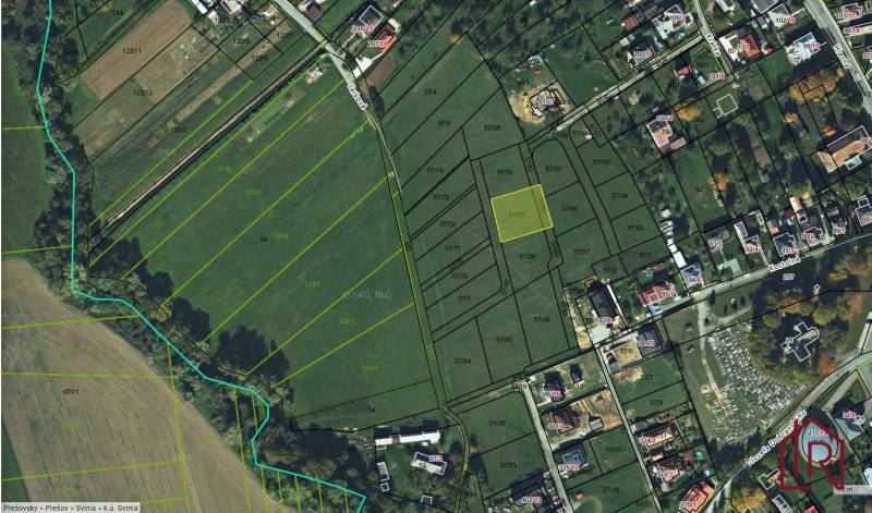 Investičný pozemok obec Svinia_4 - 977m2 - Letecký pohľad znázorňuje parcely pre bývanie v oblasti Svinia, vhodné na investície.