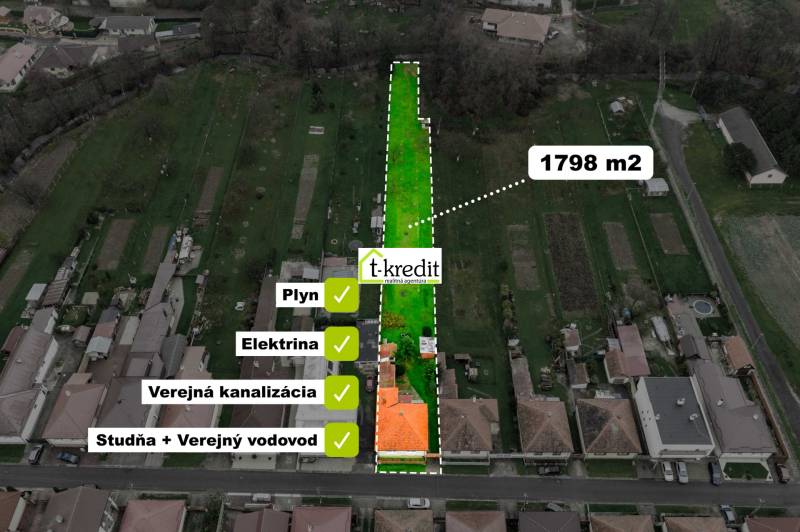 PREDAJ - RODINNÝ DOM - MACHULINCE - Letecký pohľad na rodinný dom v Machulinciach s veľkým pozemkom, plyn a elektrina.