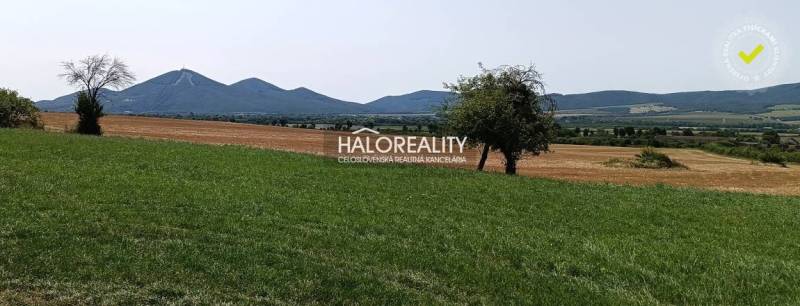 Predaj, pozemok pre rodinný dom   2351 m2 Čerhov, 1 ... - Trávnaté a poľnohospodárske pozemky v okolí mesta Čerhov, ideálne na bývanie.