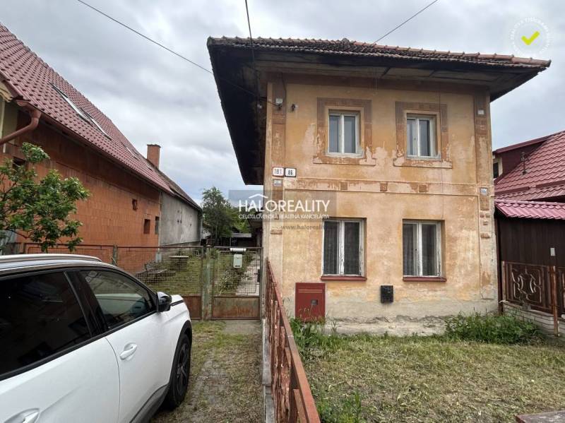 Predaj, rodinný dom Nedožery - Brezany, Nedožery, 2 ... - Rodinný dom v Nedožeroch - Brezanoch s autom a záhradou na pozemku.