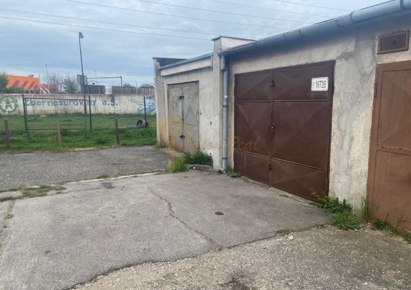 Garáž Astronomická, Ružinov s pozemkom